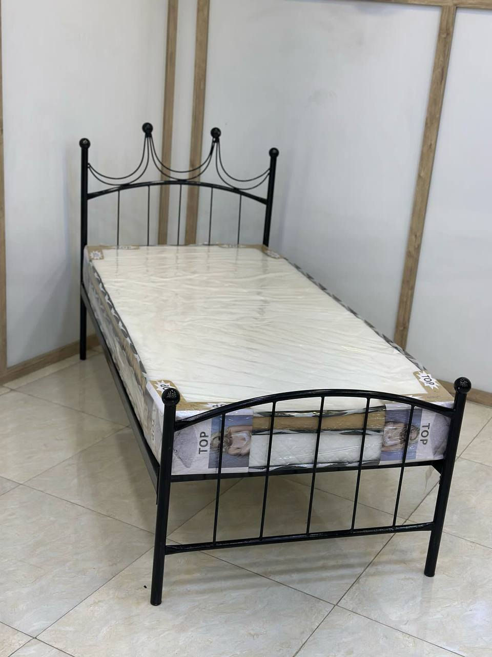 سرير نفر حديد نوعيه الاصلي والثقيله تتحمل وزن ثقيل يوجد توصيل لكل المحافظات 
F110


**إذا كنت صاحب هذا الإعلان وتريد حذفه لأي سبب، رجاءا أرسل رسالة إلى الدعم الفني**