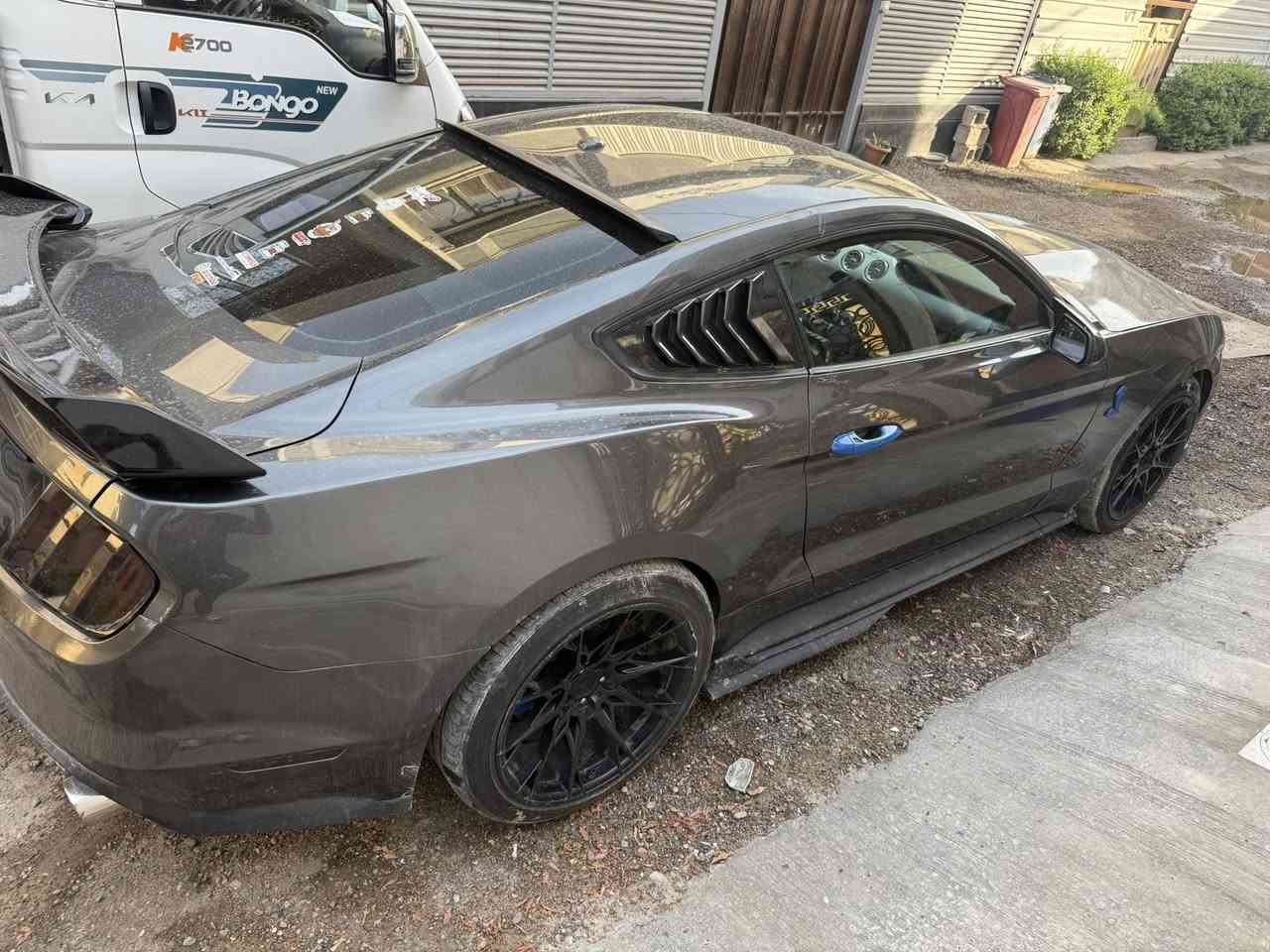 موستنك gt2017برميوم  v8
السياره عليه دبات فلو ماستر
ومسويله كواتم يم علي الوادي
وعليها هواي كماليات
مكينه بلاديه مامفتوحه صبغ حزام
حادثها بامريكا دعاميات وهنا نصبغت حزام 
كير اوتماتيك بيه مشكله يرادله تبديل كلجات

‭٠٧٧١ ٣٦٩ ٦٨٤٢‬
وترهم مراوس ماليبو
