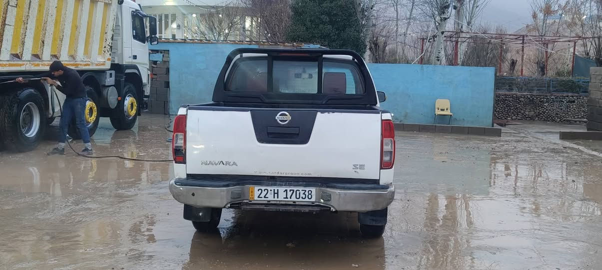 نیسان ناڤارا مودیل ٢٠٠٩
ژ.م ٠٧٠٢٢٥١٧٠١یان ***********
شوێن سلێمانی نرخی٦٥گەڵا
گێڕوو مەکینەی بیلادە بەشەرت 
تاغم پێشی تندو تۆڵە ئەکسلی بەشرت
سەنەوی تا ٢٠٣١نوێیە بەشەرت تەحویل و غرامەو بڕاوە
تەبرید سارد وو گەرم بەشرت
کامل بۆیاخ نیە بە کامل ئەیفرۆشم پێشو دواو ناوتیکمەو شانەکانی هیچی پێوە نیە
نیووەی سەقفی بۆیاخە
شانسی بەشەرت السليمانية, العراق
