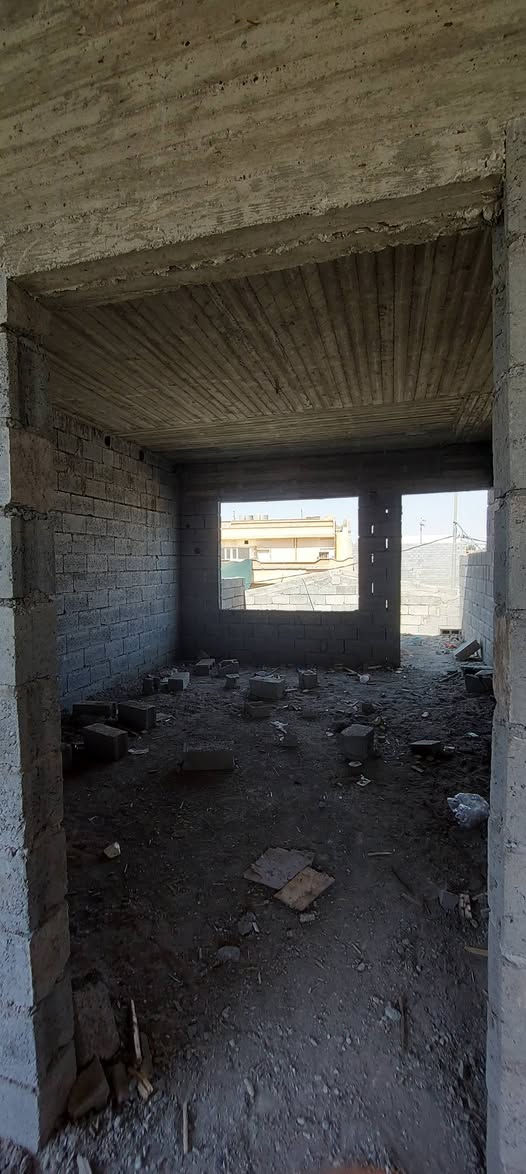 السلام علكيم هيكل زراعي للبيع طابقين  بناء درجه اولى  غرفتين نوم  منطقه كامل خدمات موقع مميز  عنوان حمزلي مقابيل  كراج بغداد. للاستفسار خاص او خابر ***********.
