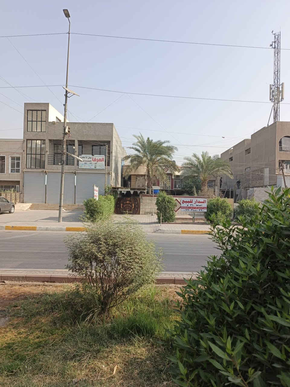 🔥 فرصة استثمارية ذهبية للبيع – بغداد / أور 🔥
عقار تجاري مميز على شارع القدس مباشرة
📍 الموقع: بغداد – منطقة أور – شارع القدس
📐 المساحة: 360 م²
🏢 الواجهة: 12 متر 
🚦 موقع حيوي جداً بحركة تجارية (مقابيل مستشفى أم البنين الاهلي وقريب على مستشفى الشعب العام ومجاورمجمع طبي ومذخر ادويه) 
🏗 تفاصيل العقار:
رصيف كبير 12م ×15م
✔ الطابق الأرضي: حديقه وكراج يسع سيارتين وخدمات خارجيه ويحتوي على اربع غرف مع خدمات وترك خلفي

✔ الطابق الثاني: 4 غرف كبيرة مع خدمات

📌 مناسب جداً لـ:
شركة، مركز طبي، مختبر، معهد، مدرسة أهلية، مطعم، أو مشروع استثماري بعائد ممتاز.
📑 سند مستقل باسم شخص
💰 السعر: 5 مليون دينار للمتر 
📞 للاستفسار: (***********) النور للعقار مع صوروفديو
