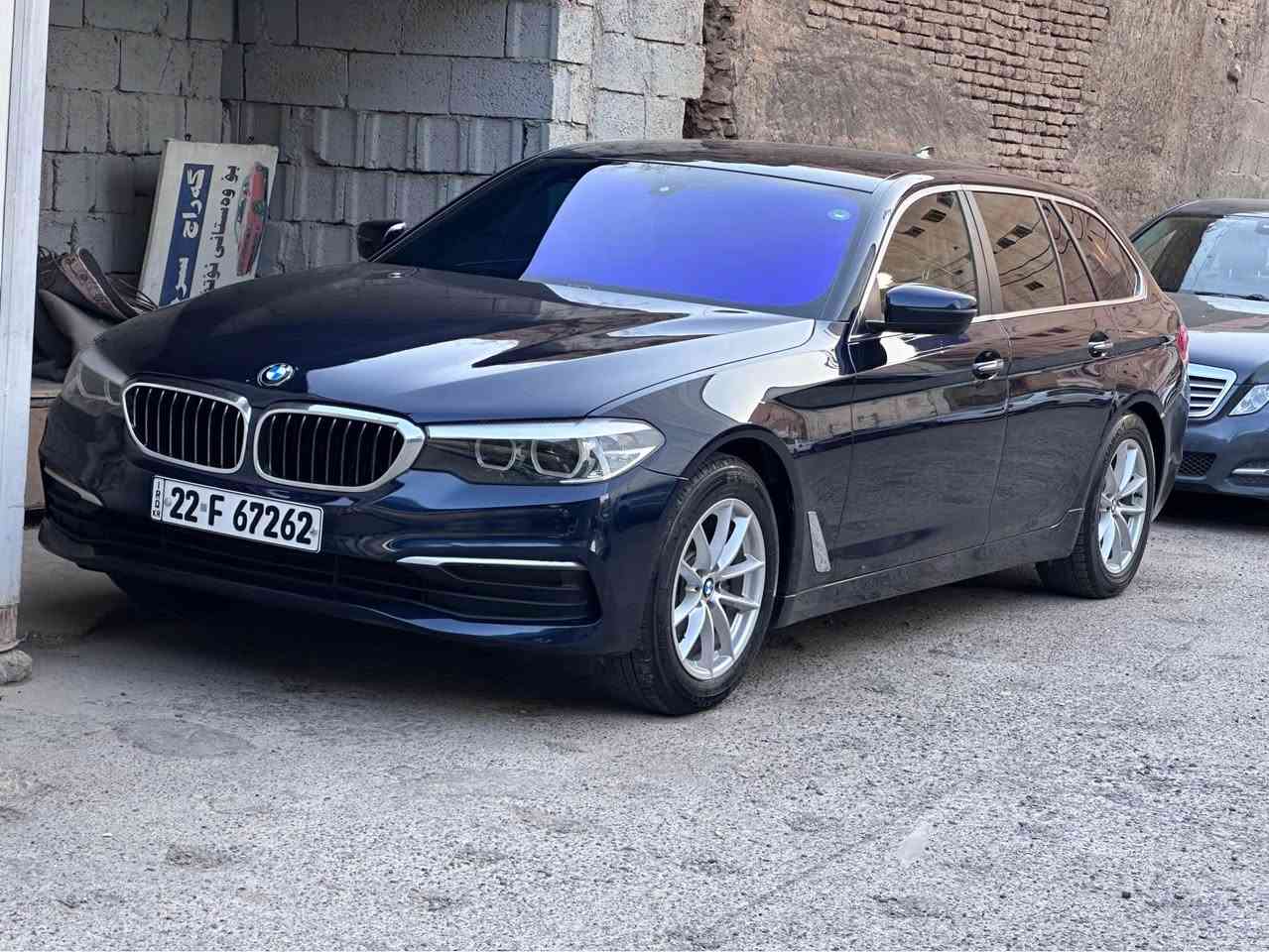 سلام عليكم 
بي ام موديل ٢٠١٨ فول مواصفات السياره جديده بمعنه الكلمه جاهزه ما بيها نقص برغي يعني الف دينار متصرف عليها السياره حيل جديده وترايها زيرو محرك وكير مكفولات ممفتوحات رقم اربيل تحويل شوكت متريد اني حاضر 
شعندك مراوس دز وات ساب *********** بغداد, العراق
