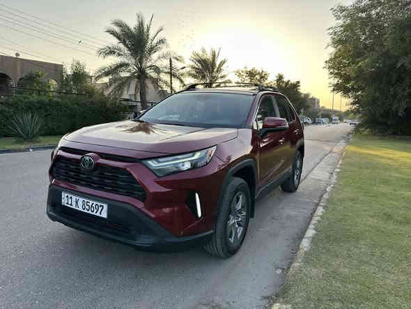 السلام عليكم 

‏Toyota RAV4 2023 XLE 

تويوتا راف فور XLE  هايبرد
دخول جديد و ترقيم جديد 
موديل 2023
ماشية 17 الف   

الحادث بنيد مبدل و مصبوغ تكحيل خشم جاملغ ايسر و ايمن
ايرباك دشبول و دركه
 

حجم المحرك 4 سلندر 
المواصفات :
بصمة ابواب
بصمة تشغيل
الشاشة الجبيره 
تحديد مسار 
رادار أمامي(تحديد مسار)
رادار جانبي (نقاط عمياء) على المري 
رادار خلفي(التحذير من الاصطدام)
تحكم وضعيات القيادة Drive Modes 
ابل كار بلي بلوتوث بدون وياير
اوتو ستارت (Auto start)
اوتو ستوب(Auto Stop)
هاند بريك بصمة
اوتو هولد(Auto Hold) 
تحكم وضعيات القيادة,ECO,NORMAL,SPORT  
مانع انزلاق 
تحكمات استيرن 
وبقية المواصفات المعروفة

سعر: 228  

 للاستفسار
مكان بغداد حي جامعه

‏‭***********
