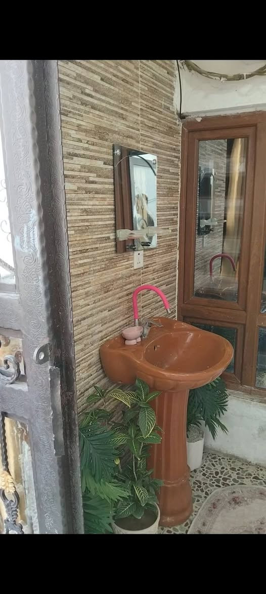 بسم الله
دار طابو ركن بسمي  قاطين مربع خلف مطعم حمه ناصر شورجه قطين ركن استقبال+هول كبير مطبخ وصحيات قاط الثاني غرفتين 2+استقبال1+صحيات مربع وركن كدام العين هذا البيت 70 مليون الشراي هذا رقمي ***********
