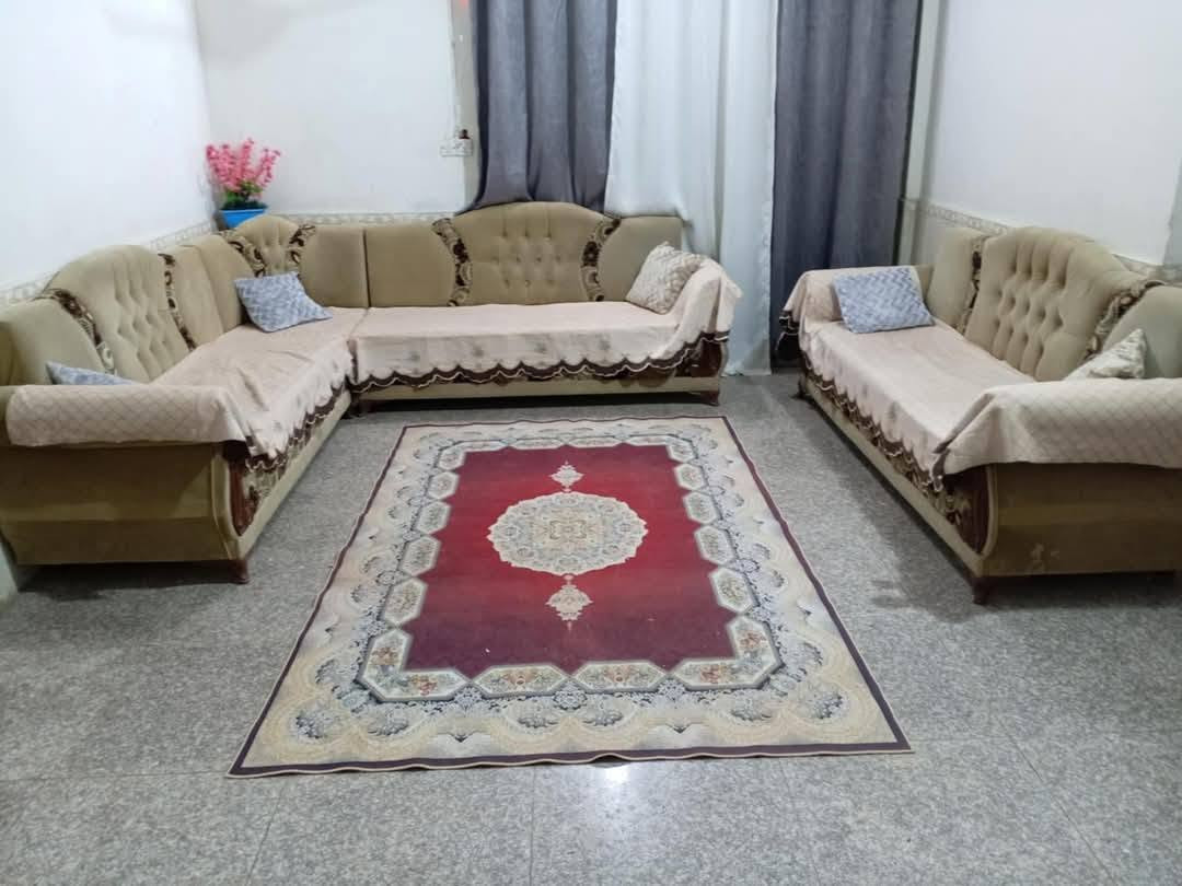 بيت للبيع
المساحة: 200 متر
حي صكر
للاتصال : ***********
