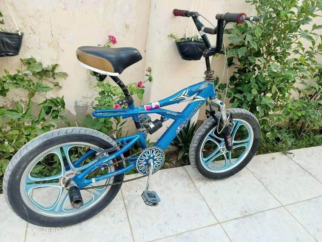 بايسكل بي ام اكس .. حجم 20 .. 3 بريكات 
 السعر 55 وبي مجال


**إذا كنت صاحب هذا الإعلان وتريد حذفه لأي سبب، رجاءا أرسل رسالة إلى الدعم الفني**
