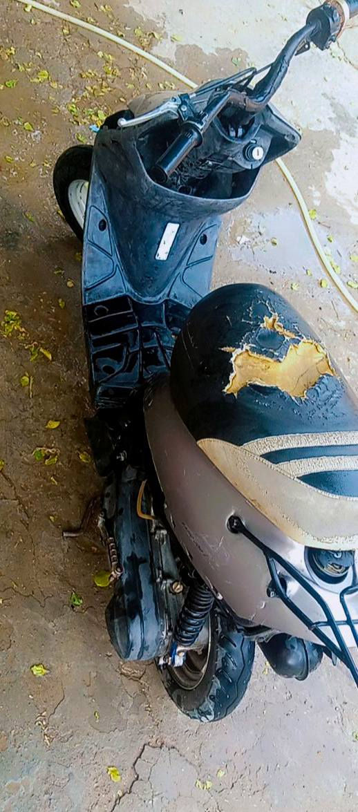 السلام عليكم دراجه بيجي للبيع  شغاله سلف وهندر واحد دراجه نظيفه سعر 200 وبيها مجال مكان ناصريه الاسكان هذا رقمي ***********
