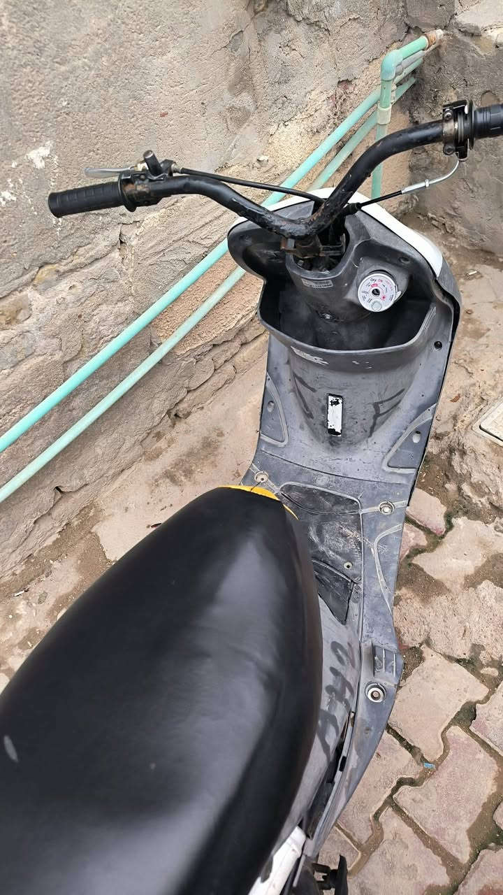 سلام عليكم ماكس منغولي دراجه مفتوح مره وحده بوشه 55 صالنصه اف ام دراجه كهربائية  شغال من طول لطول عوزه فقط سلف وكلج خلفي كفراته موجوده صفحيات عينه اماميه والبك لايت ترهم مراوس ماكس عدله وللبيع سعره400بيه مجال مكاني ميسان مغربه متواجد 24ساعه


**إذا كنت صاحب هذا الإعلان وتريد حذفه لأي سبب، رجاءا أرسل رسالة إلى الدعم الفني**