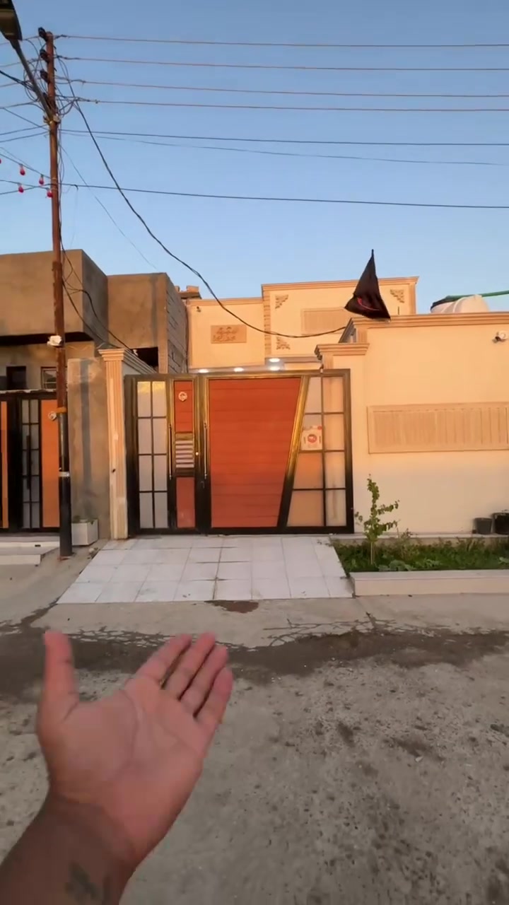 بيت البيع طابقين وقف سني مسجل اصولي المساحه البيت 120 متر  يحتوي الطابق الول على قرفه وستقبال وصاله ومطبخ وصحيات ولطابق الثاني يحتوي على قرفه وصاله وصحيات العنوان البصره ابو لخصيب طريق الوصطي شارع المل السعر 65 مليون وبي مجال  الستفسار نتصل على الرقم  بي واتساب    ‏‪***********‬‏
