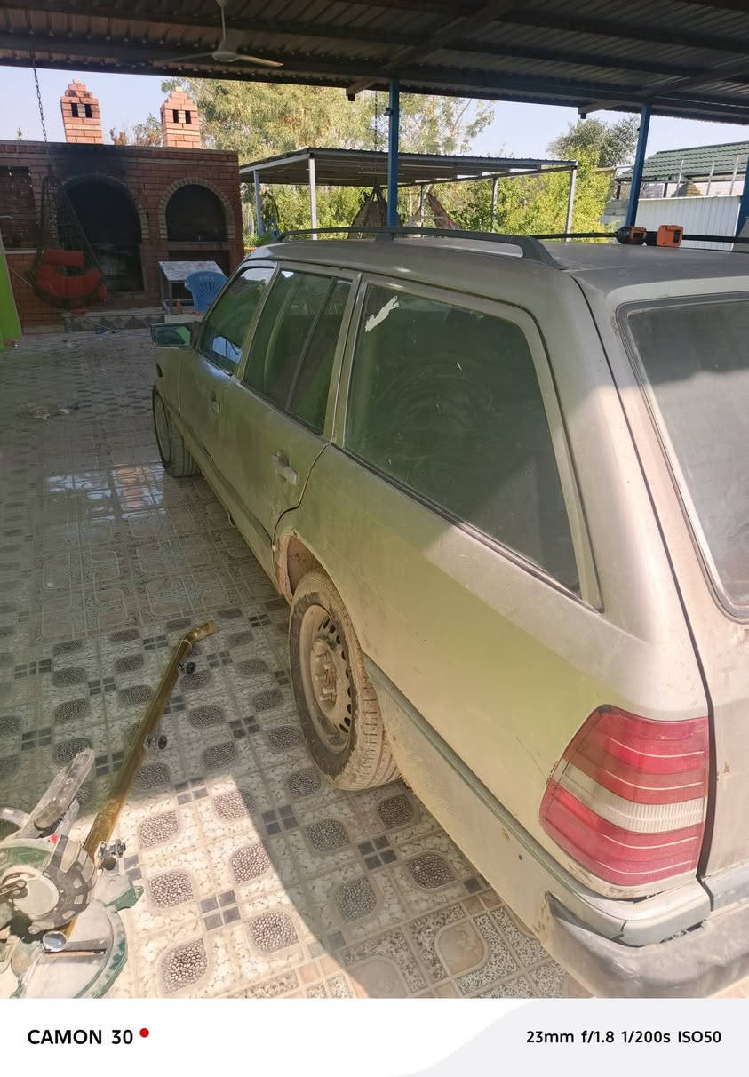 سلام عليكم
مارسدس ستيشن كير محرك VVT
الكير عل بك مرات يااخر
السعر ١٨ 
صاحبها موجود
رقم صلاح الدين الماني ورقي
***********
***********
