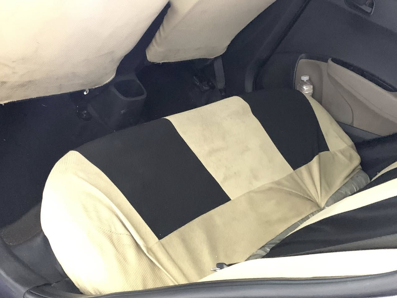 هونداي i10كراند ٢٠١٥ ماشيه ٦٦ الف رقم بغداد بااسمي محرك ١٢٠٠
طخه خفيفه بجاملغ اليمنه ومشط إستيرين شويه تعبان 
الباقي كفاله من ضربه وصبغ وبارد  سعر ٨٩ وبيه مجال شي جدا بسيط عنوان بغداد البيجيه ***********
