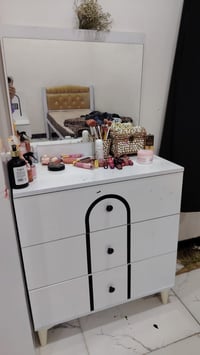 غرفه • نضيفه • استعمال قليل