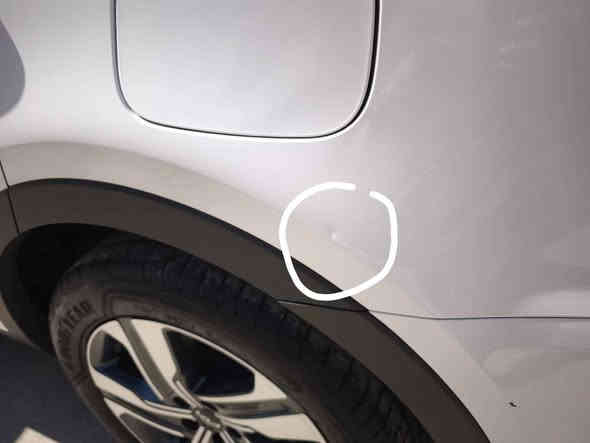 السلام عليكم 
 كيا سورنتو موديل2023
فول الفول مواصفات 1/1 4X
 ماشيه/32550 كيلومتر  قابلة للزيادة شرط الفحص - سماعات سياره من شركة BOSE
-بانوراما -7 راكب -اضواء محيطية داخل سيارة 
-بصمة -كشنات جلد كهرباء تدفئة تبريد-كير ماوس
شاحن وايرلس -كامرة تشتغل مع الاشارة بلدشبول
-مري شفط واشارة -هاند بريك دكمة-اوتو هولد
-مانع انزلاق-الصندوق كهرباء -بردات 
-حساس امامية -حساسات خلفية
-أربع كاميرات -كامره محيطية دوراه 360درجة
-صعود ونزول منحدرات-شاشة كبيرة
-شاشة دجتل - عدادات ليزرية
-بصمة ابواب -تحكم استيرن جهتين
-شفتات استيرن -تشغيل عن بعد -نفكيشن  
3 قطع تبريد -فور ويل -
محرك   3500cc- ماوس تحكم وضعيات قيادة
سيارة خليجية 
مكفولة كفالة عامة فقط رصعة صغيرة  جدا كما موضحة في الصور
مكان السيارة بغداد 
للاستفسار اتصال على الرقم
*********** Colombo
