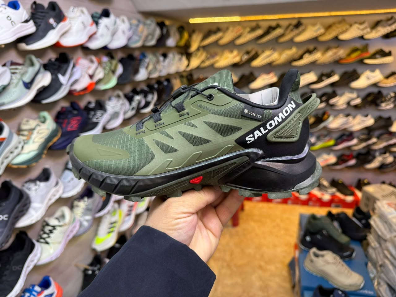 💎🔥💥 Solomon  💥🔥💎
جمله فقط 🤚🏻 
كوالتي عالي 💯 
📍قياسات 40-45
توصيل لكافة محافظات سوريا العراق 🚕 
📞لطلب والحجز تواصل على واتساب 
***********
#سوريا #العراق #جملة #مودل #جديد #ستايل #احذية #توزيع
