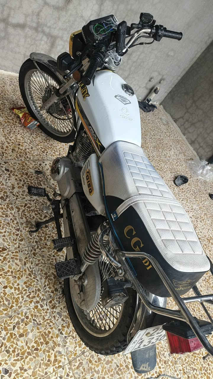 سلام عليكم
دراجه ايراني للبيع سونلك 
موديل 2023
مرقمه /كركوك شرط تحويل 
رقم الهاتف ‏‪***********‬‏
او واتساب ***********
