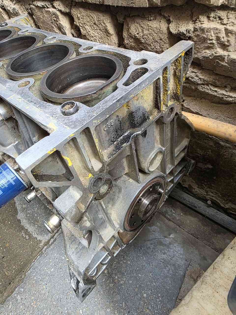 السلام عليكم اغراض للبيع مال بيجو 405 كل الغراض موجوده للبيع رقم الهاتف*********** واسط كوت
