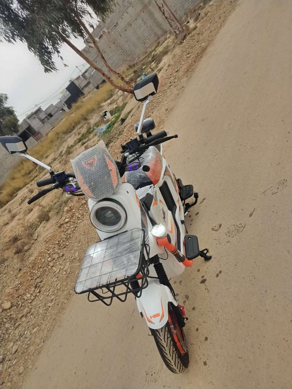 سلام عليكم دراجه شحن x900 موديل 2025 دراجه كامله مكمله نضافه 100 ٪100 بطاريات كلهن جدد الدراجه انطيكياهه اتروح تفحص اذا كالولك وحده هابطه انطيكياهه بلاش لاستفسار اتصل *********** مكاني ديالى شهربان يم كراج بغداد
