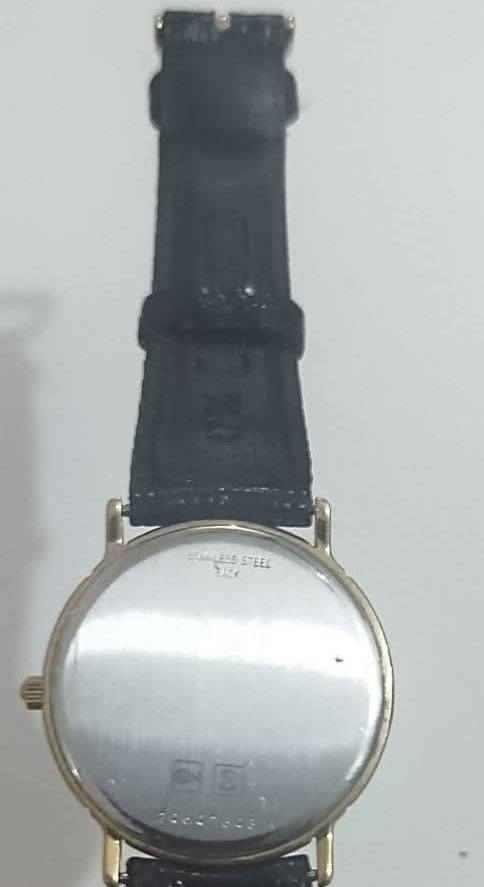 السلام عليكم لونجين سويسري كوارتز أصلي نظيفة جدا ووقت دقيق جدا منفذ يومي طلاء ذهب كلها أصل حتى البوم يحمل شعار الشركة فنتج قديم مخزن  انتاج الثمانينات من اروع موديلات اللونجين السعر مناسب للاستفسار
الاتصال على الرقم ***********
