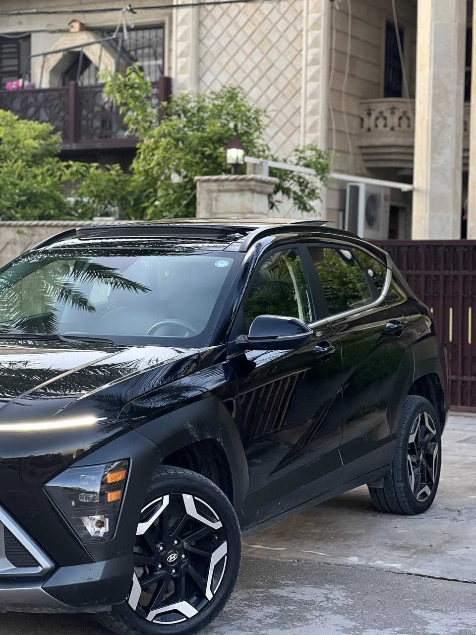 سلام عليكم 
كونا 2024  وارد امريكي حادثه بس بنيد. بدون داخل بدون ايرباك   رقم اربيل. بسمنه تريد تحويل تريد وكاله حاضر 
مواصفات 1/1 فوول لاخير    سعر سياره 175$ و بيه مجال
بنراما  
كشنات جلد 
بصمه 
تحديد مسار 
مانع تصادم 
حساس ب مري 
اشاير ب مري 
رادار خلفي و جانبي 
بعد بيه هواي موصفات 
مكان سياره بغدا. الحريه 
رقم هاتف *********** 
صور حادث ب منشور
