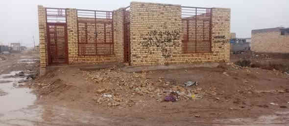 هيكل بحي الحكيم نزله زرزور 200 متر لاساس رفته علا شارع ريسي  مسجل بلديه غرفتين وهول ومطبخ وستقبال وصحيات ومناور 
قريب علمدرسه السعر 33 بيه مجال
الستفسار ***********
