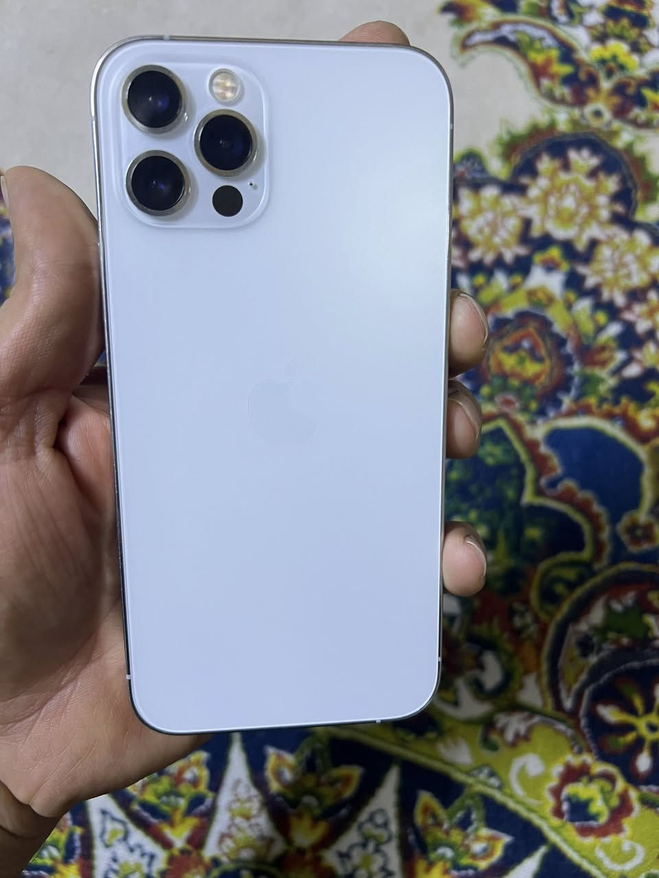 السلام عليكم
للبيع ايفون 12برو الصغير ماستر مو مال باله

الجهاز نضيف جدا لا مفتوح ولامبدل بي اي شي 
بس بطاريته 73

السعر المطلوب 325

المكان بغداد /بغداد الجديده 
***********
