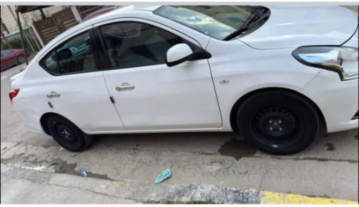 نيسان سني هندي موديل 22 (هندي)
كفاله عامة
ماشيه 45 الف كيلو 
رقم اربيل تحويل ثاني يوم 
بيه بارد بالباب مال صدر فقط 
السياره مسويلهه عزل بشكل كامل 
الجام تظليل عزل 
داش كام 
شاشه كار بلي و اندرويد اوتو لاسلكي
شاشه كبيره +كاميرا دواره
استخدام شخصي وافوله فقط  محسن

للمراوس مع byd فقط
العنوان شارع فلسطين 
***********
***********
