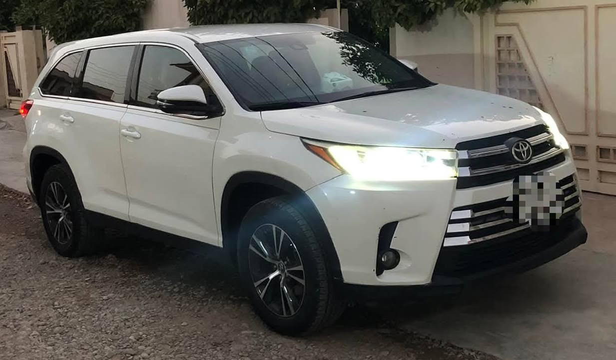 السلام عليكم
للبيع والمراوس

‏هايلنر وارد امريكي
الموديل 19 المرغوب بيهن
رقم سليمانيه دولي
فئة LE العداد 120
محرك 6 سلندر3500 وضع شركة محرك كير اكسن وشرط
الضرر واضح وموجودة
الصور بلمنشور 
بدون إرباك 
بچم كبس
بدون دواخل
رقم شاصي موجود بلمنشور معا الرابط  صوره الضرر موجودة
المواصفات
سبعة راكب
 ثلاث قطع تبريد
داخل جلد ابيض 
كامري خلفية
‏ رادار امامي
تحديد مسار
‏سيارة حلوة في 
حالة جيدة
بيها رش باب خلف 
السائق وأيضن بدون دواخل
 مشروطه من كل عيب وباقي المواصفات معروفة  فئة LE
السعر عندك رقم تلفون اتصل 
 مراوس هم يرهم
 حسب القناعة 
العنوان  كركوك 
قضاء الحويجة
ناحيت العباسي
السعر  255 
***********
***********

https://en.bidfax.info/toyota/highlander/8162806-toyota-highlander-le-2019-white-35l-vin-5tdzzrfh0ks302855.html
