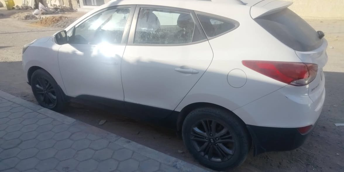 بسم الله الرحمن الرحيم 
السلام عليكم ورحمة الله وبركاتة 
1️⃣توسان للبيع فقط 2016 لون ابيض 
2️⃣رقم النجف بسمي رقم القديم 
3️⃣بيه بارد جاملغ الايمن شي بسيط فقط 
4️⃣ماشيه 150فقط 
5️⃣سياره محرك حاديه كير مكفول 
6️⃣السعر 153.. 
7️⃣العنوان النجف الاشرف 
رقم الهاتف: 
***********
