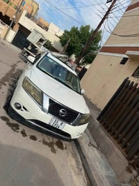 نيسان بافندر ٢٠١٣ خليجيه فول ١/١ بيها بس باب السايق صبغ  السياره كامله...