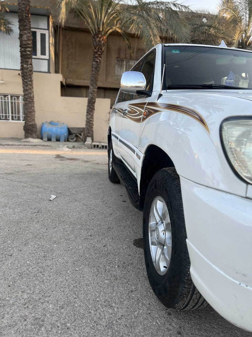 غني عن التعريف 

تبريد مركزي ثلاث قطع ثلج وتبريد لكزز معرف 
سبعة راكب 

ثلاجة 

شاشة وشاشة بلسقف 

تدفئة بلكشنات 

منصومة مال عالي وناصي لد نهار 

السيارة بيها رش صبغ اثر التحديث فقط بدون حادث تكم قمارة شواصي لغود كلة كفالة الحمدلله 

سيارة جديدة ومرتبة ومال جناي
للسعر والتفاصيل اتصل او واتساب تحياتي 

***********
وبلعافية عل تكون من نصيبة
