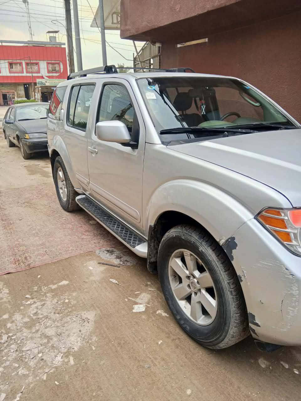 ‏السلام عليكم نيسان بافندر 2011 للبيع رقم بغداد بسمي شرط التحويل سنوية لل 27  محرك بي صوت بكن خفيف ماماثر عل سيارة شرط ترايك للبصرة كير خير من الله تبريد 3 قطع ثلج بيهة منضومة زنون دشبول ارمادة صدر تايرات تحكم ستيرن جهتين فتحة سلايد روف فول مواصفات عدا البصمة السيارة مصبوغة حزام  مكاني بغداد الدورة سعرهة 80.  
‏***********.   
‏
