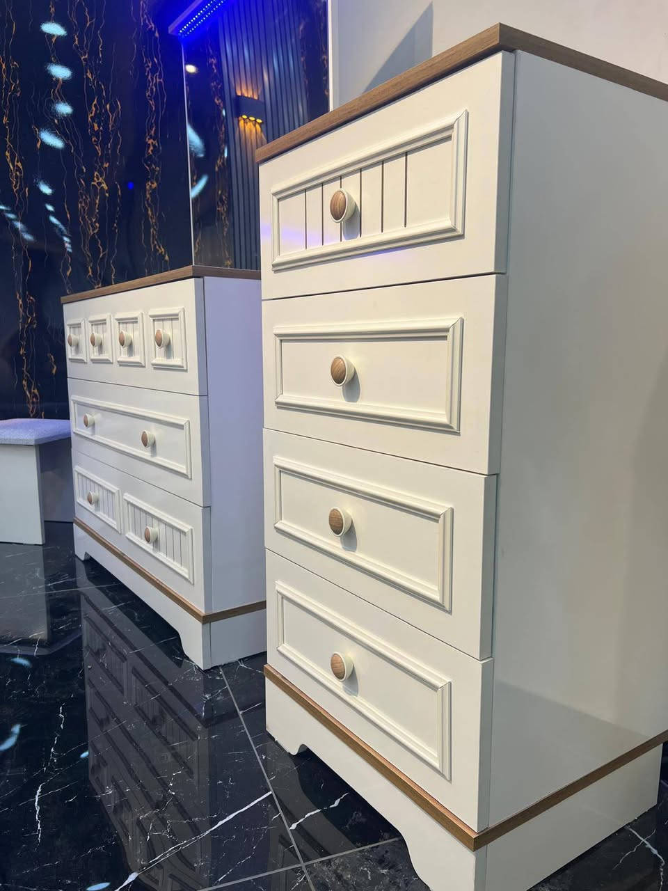 • موديل: ابرار
• 9 قطع
• السرير مخزن
• الميز تواليت الضخم
• تصميم فاخر
• شغل ممتاز
• المصنع الأصلي
• قياسات ضخمة
• ظهر الغرفة بلوك بالكامل
• برغي وچوي حديد
• مليون 400الف
توصيل بغداد مجاني اطراف20 محافظات جنوبيه 75شماليه 100
شد مجاني تصعيد كل طابق 10الف


**إذا كنت صاحب هذا الإعلان وتريد حذفه لأي سبب، رجاءا أرسل رسالة إلى الدعم الفني**