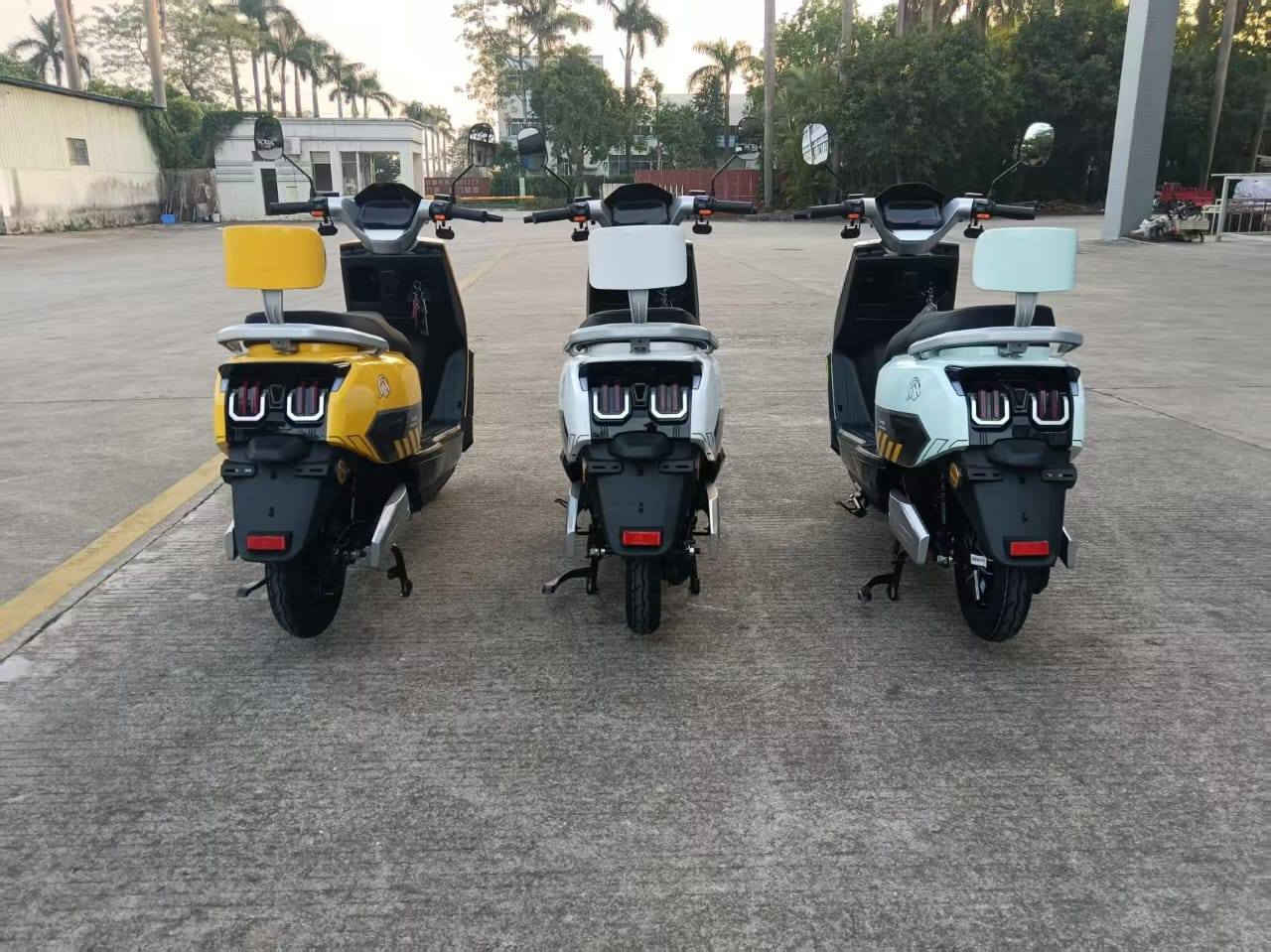 البوليسي
***********
