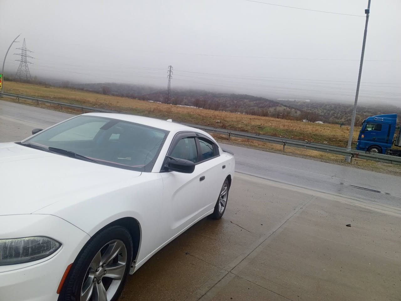 السلام عليكم للبيع جارجر 2016 SXT تويل رقم مميز سليمانه بسمي حادث السيارة جاملغ امامي عكس السايق  مبدل ومباوكين ويا من الباب صبغ وبيها بارد بلجاملغ الخلفي كلش بسيط أقل من الشبر مكينه وكير مامفتوحات على وضعيت الشركة السياره استخدام شخصي كلش نضيفه تخم تاير جديد وتبريد خير من الله ويل 18  SXT غرفه VIP لون 
سمائي السعر 183 وبيها مجال كلش بسيط 
عنواني بابل الحصوه ***********
