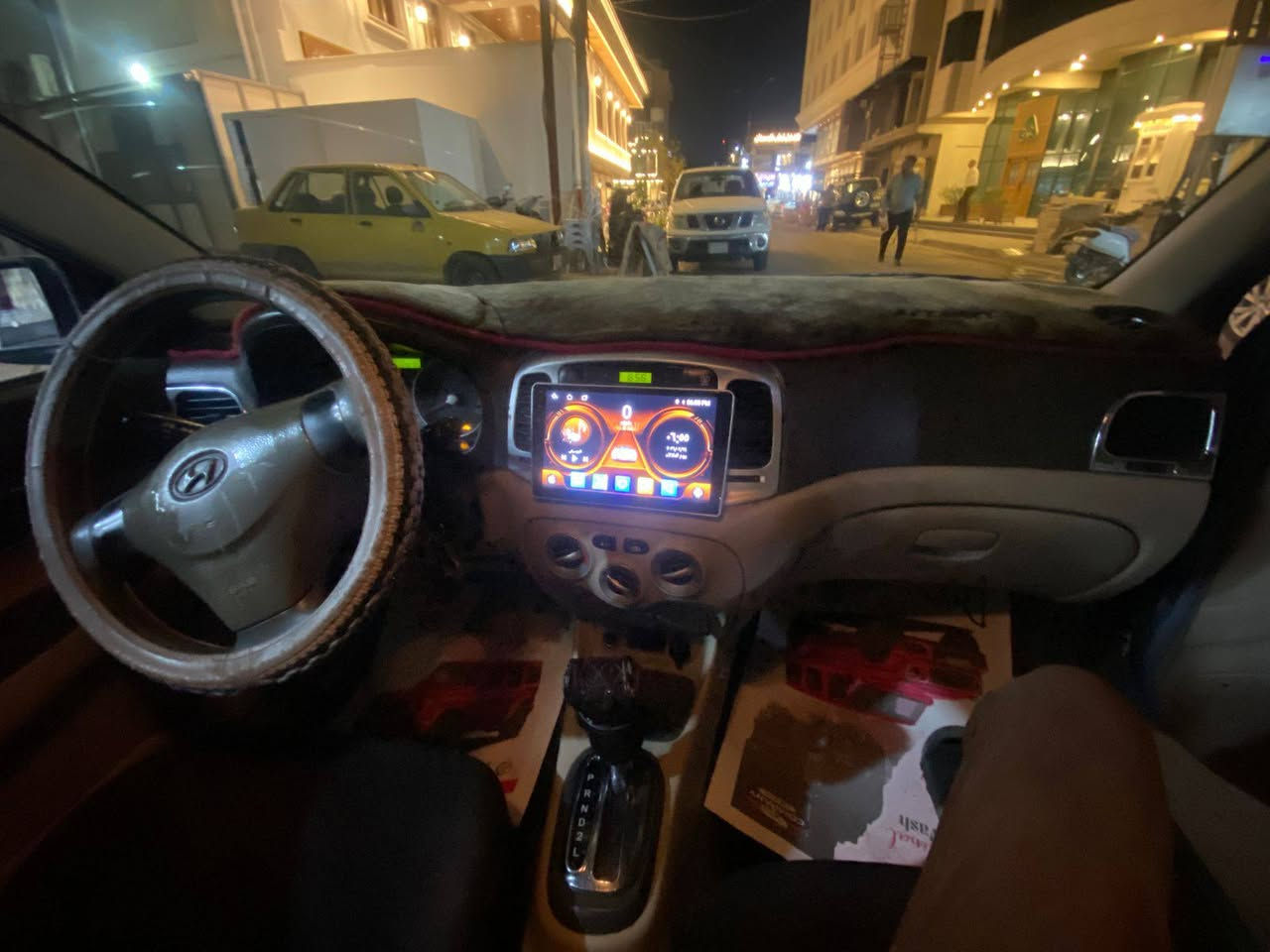 السلام عليكم اكسنت خليجي 2008بلاديه مابيها ضربه بس مكان صغير بالجاملغ الخلفي كير مكينة تبريد صدر جيد جدا السعر 77وبيها مجال مكان السياره الكراده داخل مجاور مقهى بن رضا علوان 
***********
