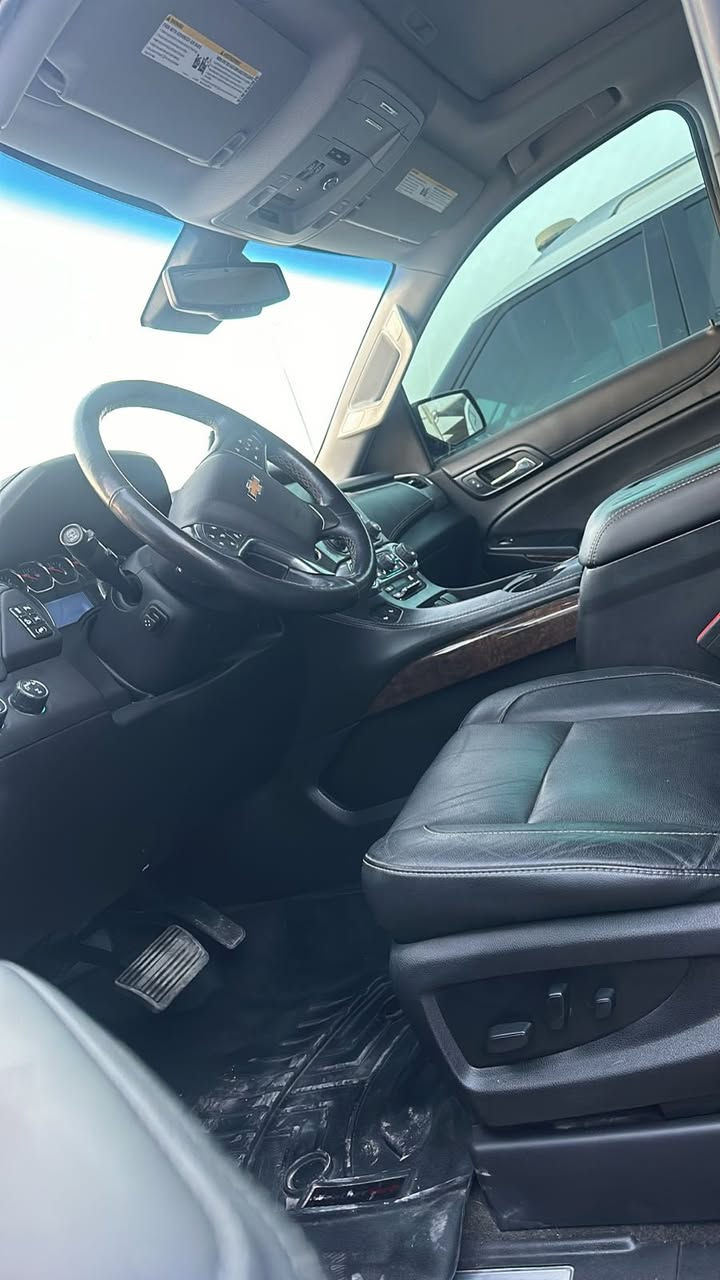 تاهو 2018Z71للبيع  تدخل كتاب ضباط متقاعدين يسمحلهم تحت الموديل سعرهه 165ورقه للميناء مبدل جاملغ وبنيد بدون دواخل بدون أرباك 
***********
