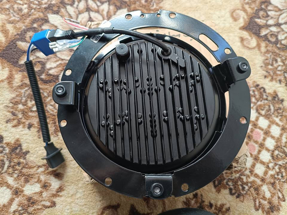 اللهم صل على محمد وال محمد 

قيم باليرضي الله واتصل وبالعافية ما اعرف شنو يمكن بلاجكتور سيارة مثل ما موضح بالكتلوك شكل الجمجمة كامل هوة والفيشة مالتة عندي 4 قطع اتصل وبالخدمة *********** كربلاء, العراق
