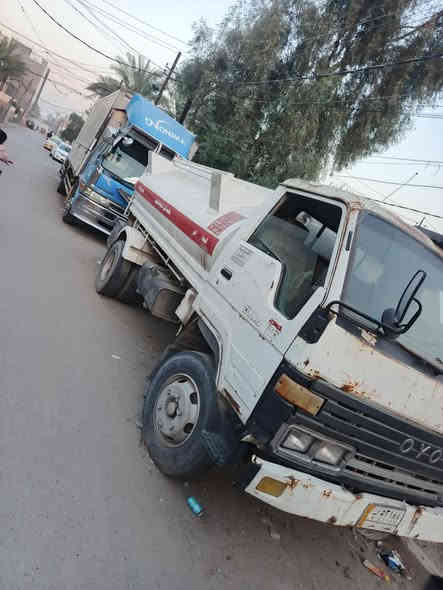 تنكر تيوته للبيع طوناج سلامة 5000 الف  السعر 75 وبيها مجال رقم بصرة  مشروع وطني بدون عملية *********** مكفولة السيارة
