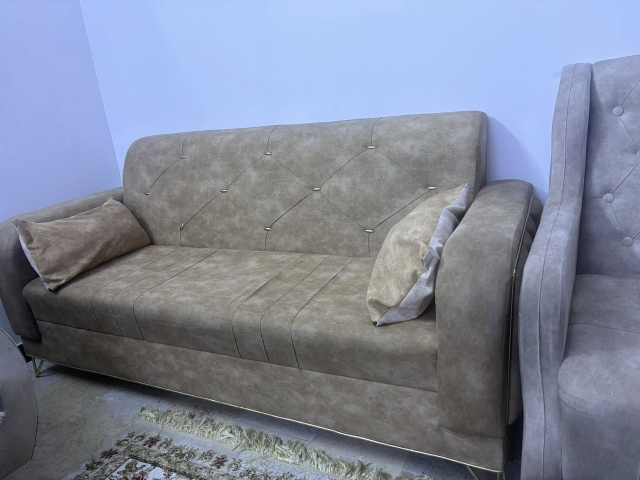 السلام عليكم من رخصة الادمن 
نص تخم 5 مقاعد نظيف ب170 الف 
ميز تلفزيون 40 الف 
بيهن مجال للشراي
مكان الدوره الصحه


**إذا كنت صاحب هذا الإعلان وتريد حذفه لأي سبب، رجاءا أرسل رسالة إلى الدعم الفني**
