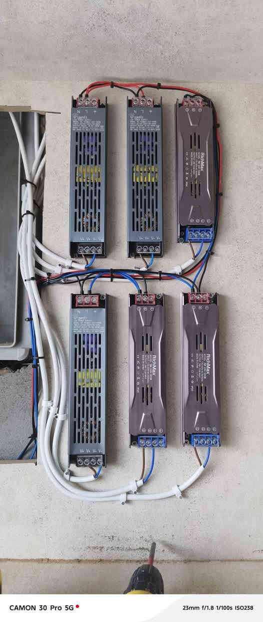 سلام عليكم
اعمل فني كهرباء 
ديالى 
عمل نشاء الله ينال اعجابكم
ابو عباس
***********
