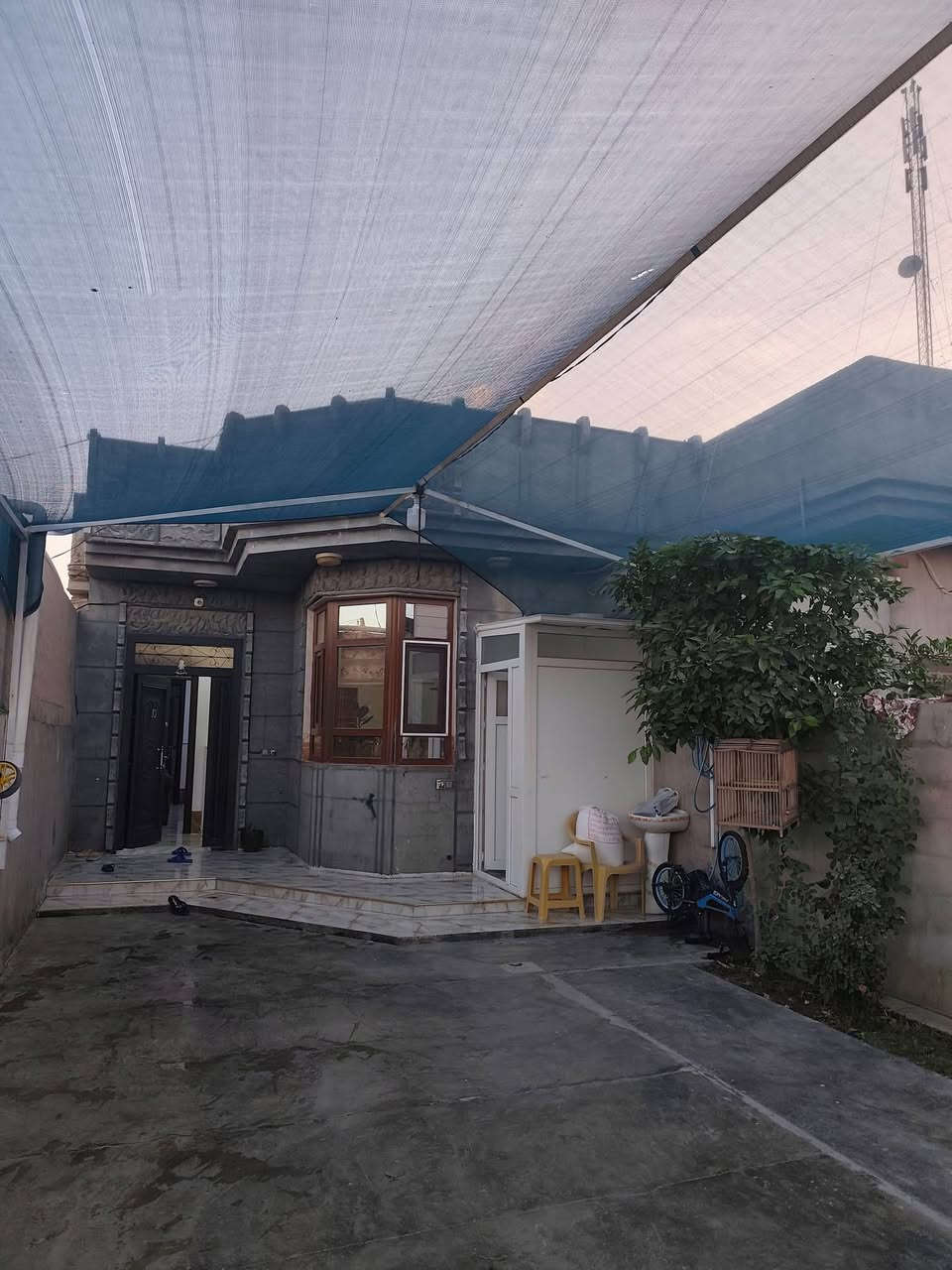 السلام عليكم..
#بيع_سريع
بيت للبيع  🏚️🏚️
المساحه/175
غرفه نوم 1
وصاله 
ومطبخ 
وصحيات 
السعر// 33 مليون وبي مجال بسيط

خانقين ((بانميل))عل شارع العام 

للاستفسار راسل أو اتصل☎️
📞***********
