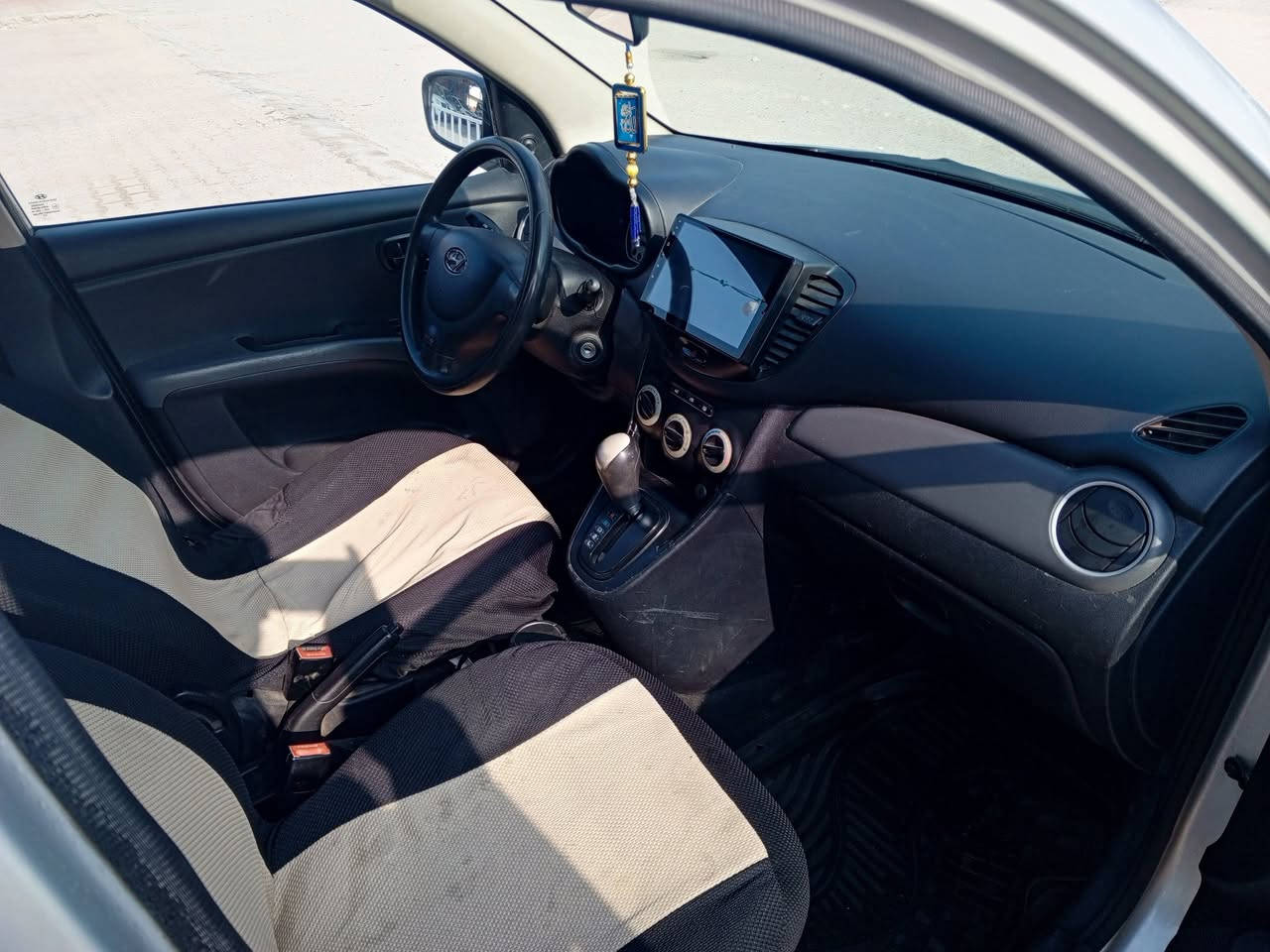 للبيع مكفوله موديل 2009 السيارة جديده السعر اتصل على رقم *********** السيارة بسمي مجدده إل 2031
