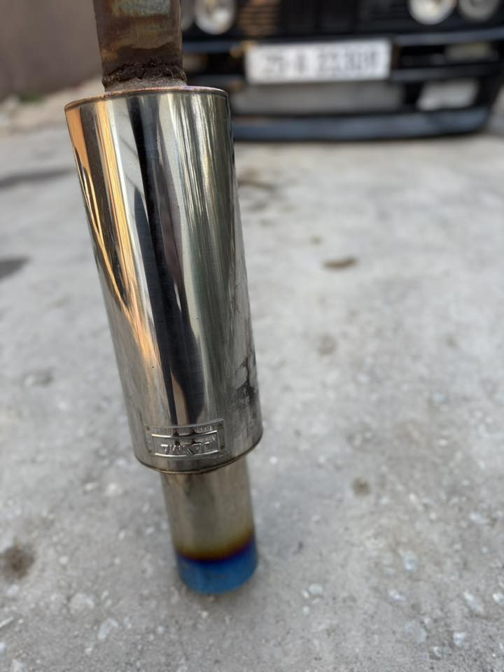 اصليه وصوتها يخبل فتحتها بسبب المرور
سعر  مناسب وبالعافيه على الياخذهه ***********
