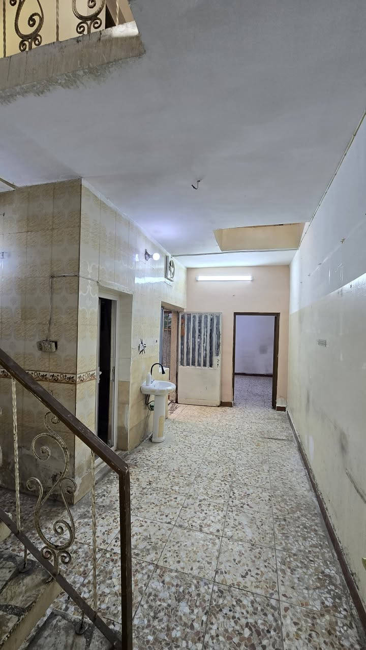 السلام عليكم
بيت 100م طابقين للايجار في( بغداد/ الدوره / ابودشير / منطقة الالف / خلف جامعة كلكامش ) 
يحتوي على 
■ كراج يتسع لسياره واحد 
■ صاله 
■ هول داخلي +مطبخ
■ ترك 
■ غرفتين نوم 
■ حمام 
■ مخزن
■ سطح طابق اول +سطح طابق ثاني 
للاستفسار اكثر 
***********
+متواجد واتساب
