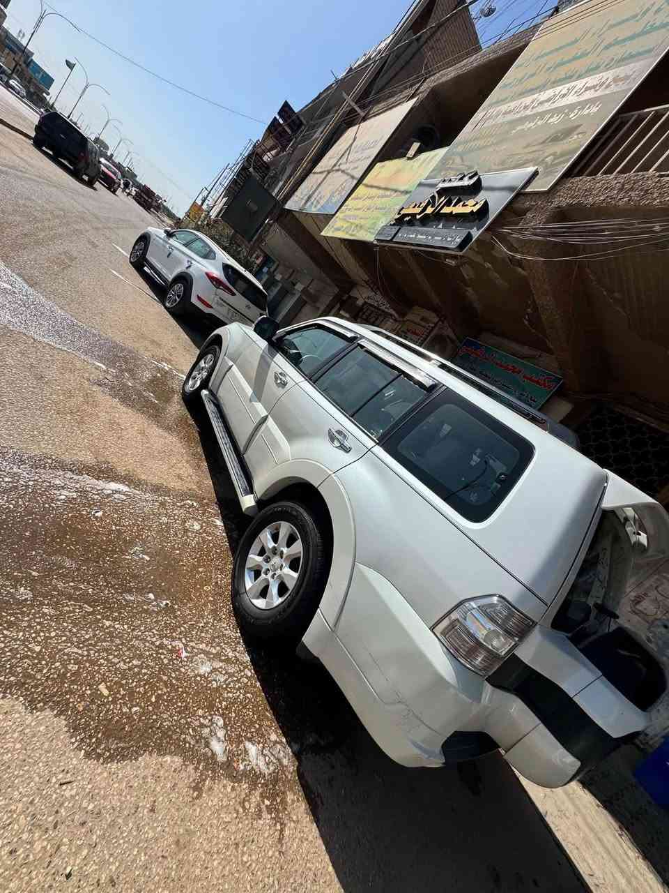 السلام عليكم باجيرو حب تور موديل 15 بيه صبغ 3 جاملغين وباب قطعه بدون داخل رقم بابل دولي بسمي كير محرك تبريد حاديه جاهزه سياره مواصفات حب تور معروفه فول مواصفات 
مكاني بابل حله نادر
***********
