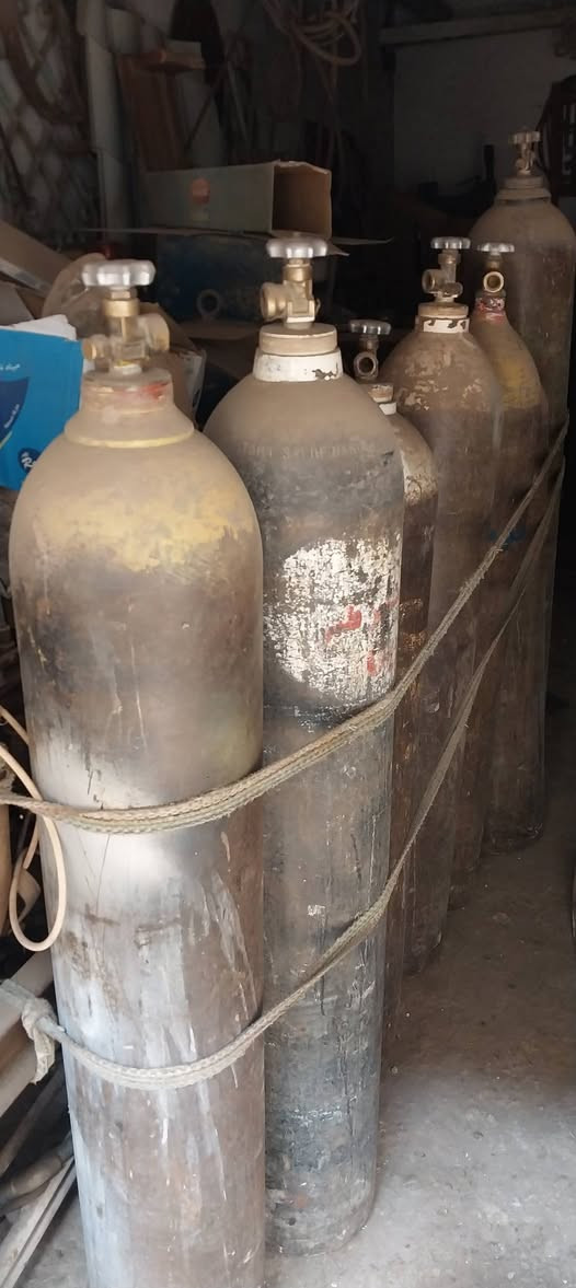 ***********
السلام عليكم غراض للبيع مولده صنع محلي 60KV
بوينت نوعيه سويدي اخو الجديد 
ابطاله اوكسجين نوع ياباني العدد ٢٠ بطل 
حداده تيغ منشار نوع ايطالي 
تاروسه هواء كبيره والثانيه وسط 
ماكنه لحيم نوع ياباني جديد
