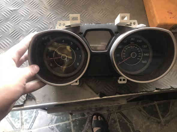 تتوفر ساعات للسيارات الكورية نوع
سورينتو 
سنتافي 
ريو 
النترا
سوناتا
موهانڤي
فورتي
وارد امريكي 🇺🇸
بأنسب الاسعار 💸العنوان بعقوبة حي المعلمين 
للتواصل ‭0770 944 0110‬#
