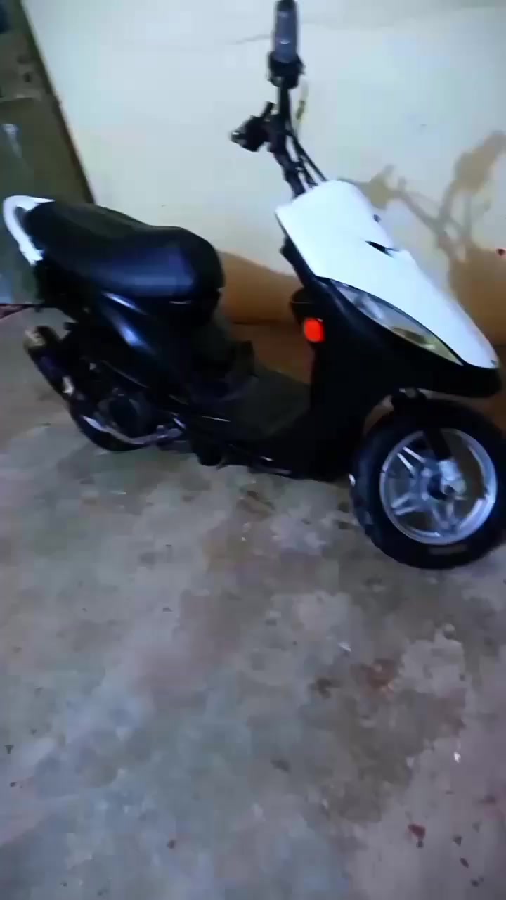 سلام عليكم دراجه ماكس للبيع بوشه 55 شلعه ومعدل شك الكاع صلف هندر شغال بس يراد باتري سعر الدراجه 300 وبيه مجال قليل الستفسر خاص مفتوح ورقم بيه واتساب ***********
