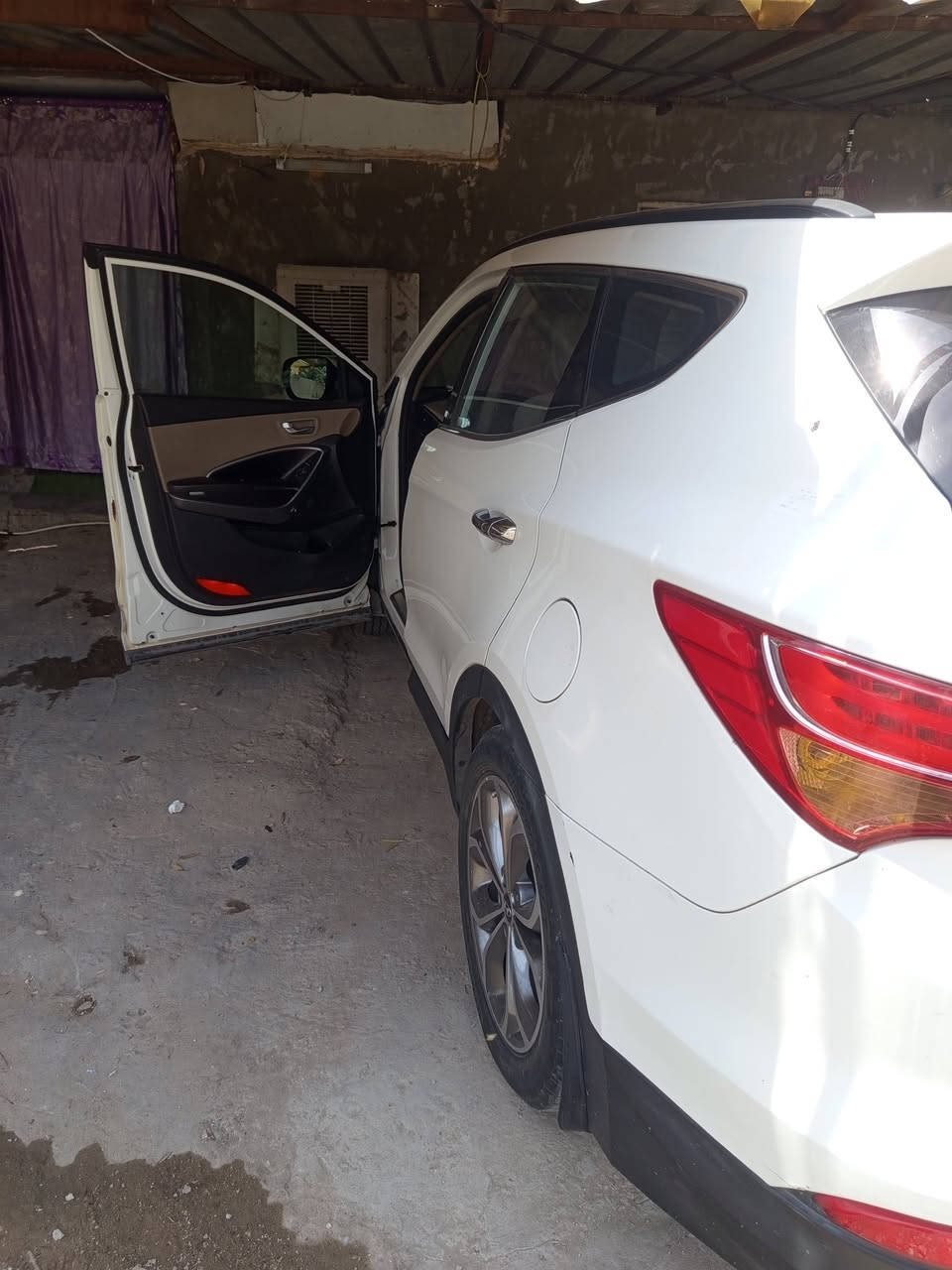 سنتافية موديل 13باسمي ديالى بيهةصبغ وتبديل بنيد  محرك 4سلندر تبريد ،3قطع تحكم ستيرن 7 راكب   هزة جديدة قبل 3اشهر.  تخم تاير سيارة خير من اللة.   السعر 120. سونار بل تعليقات. هاتف ***********
