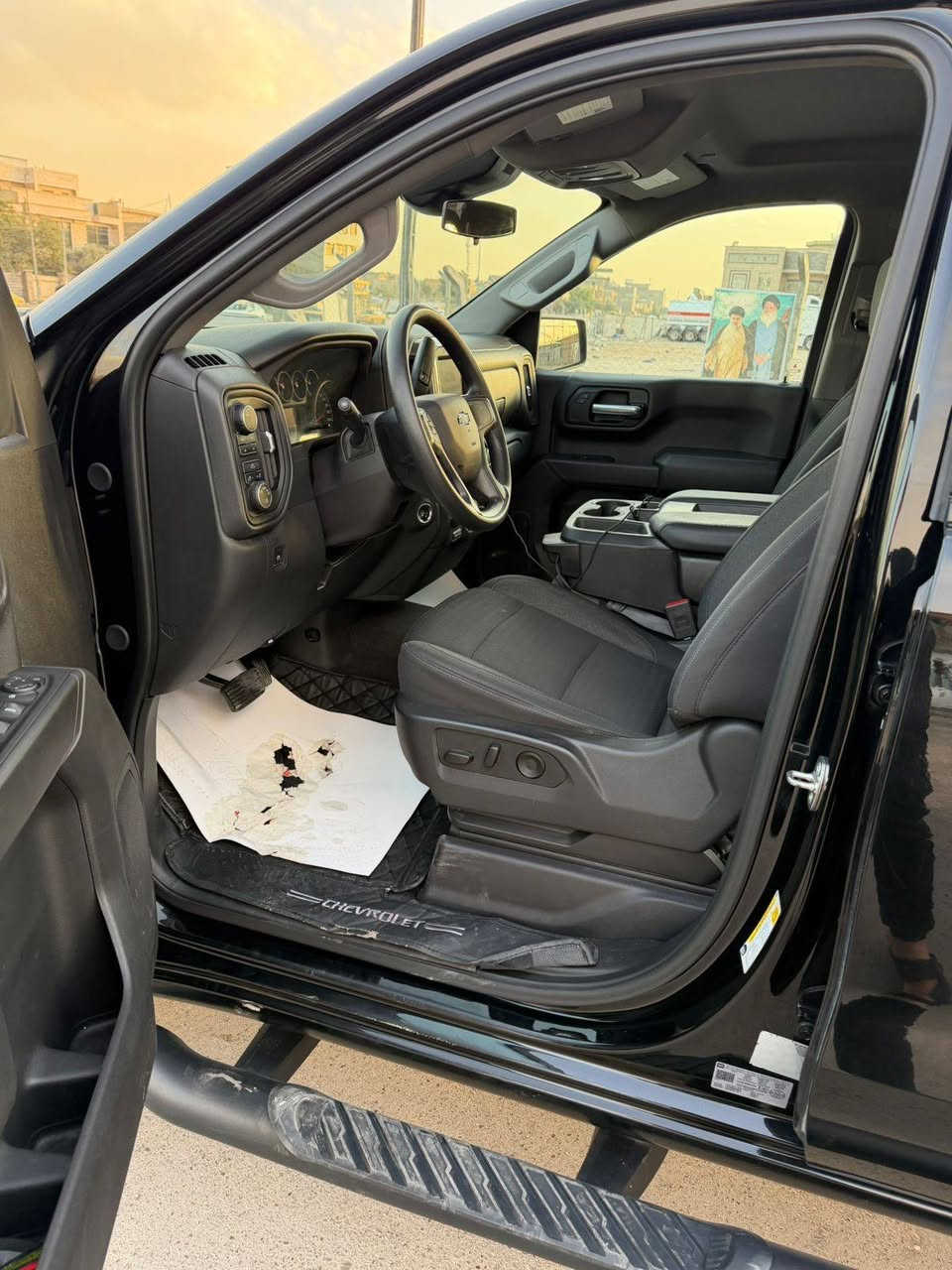 سلفرادو ٢٠٢٤ ماشيه ٣١ سياره جديده حادثه البدي الخلفي فقط مبدل نفس اللون وبيه صار صبغ إطار الجامه الخلفيه رقم اربيل باسمي ***********بغدادعارضها ٣٦٠ وبيه مجال
